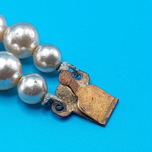 Vintage Glass Pearl Bracelet, Rhinestone Clasp, 1950s Jewelry - Picture 8 of 10